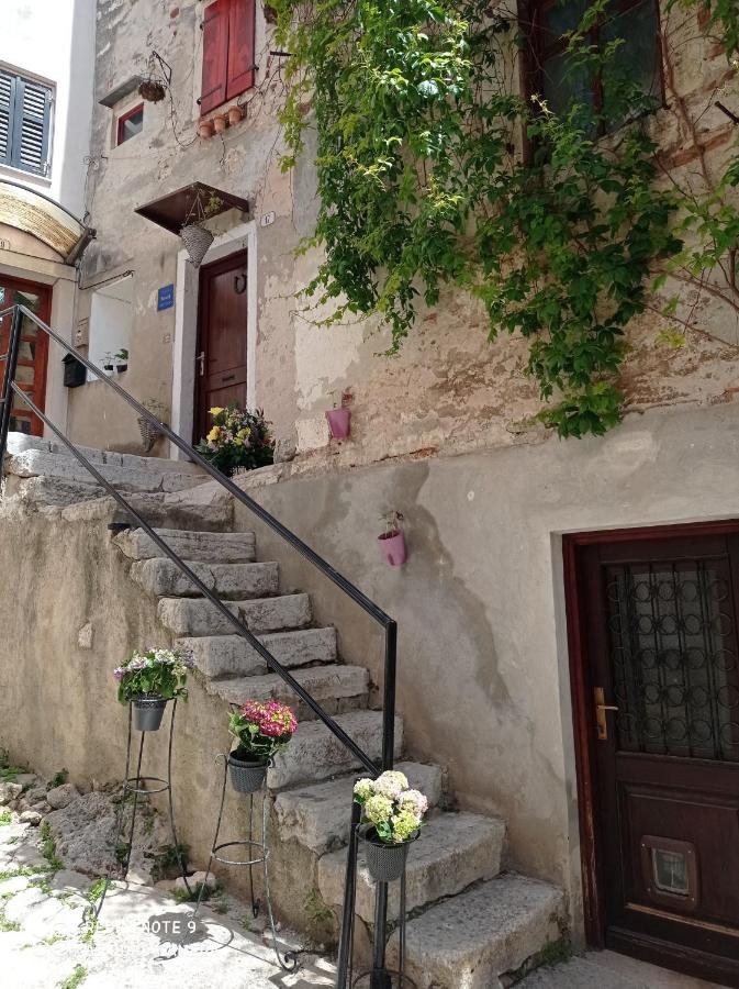 Apartment Piazza Antica Rovinj Exterior photo