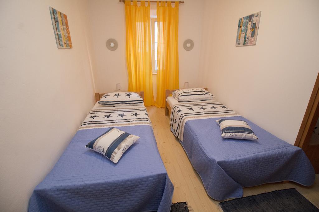 Apartment Piazza Antica Rovinj Exterior photo