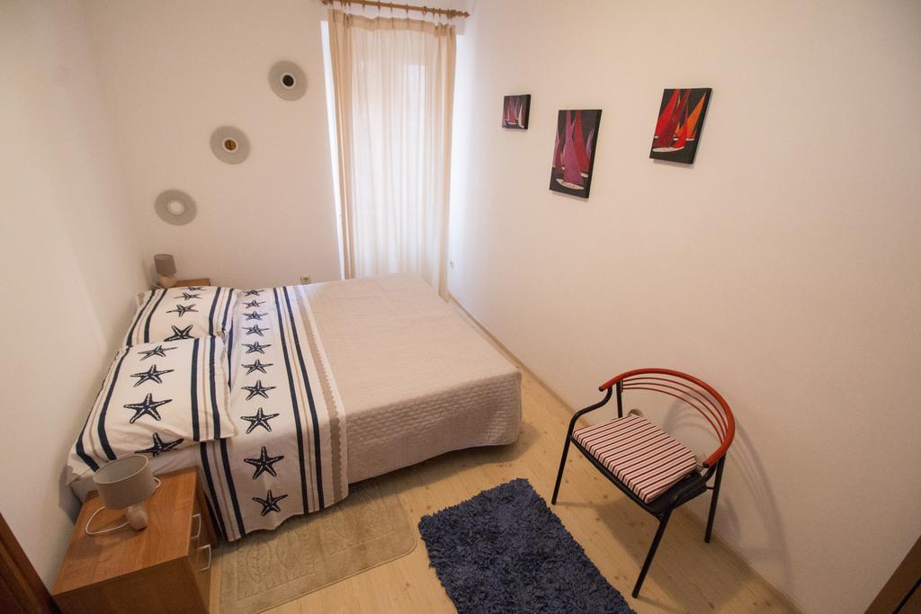 Apartment Piazza Antica Rovinj Exterior photo