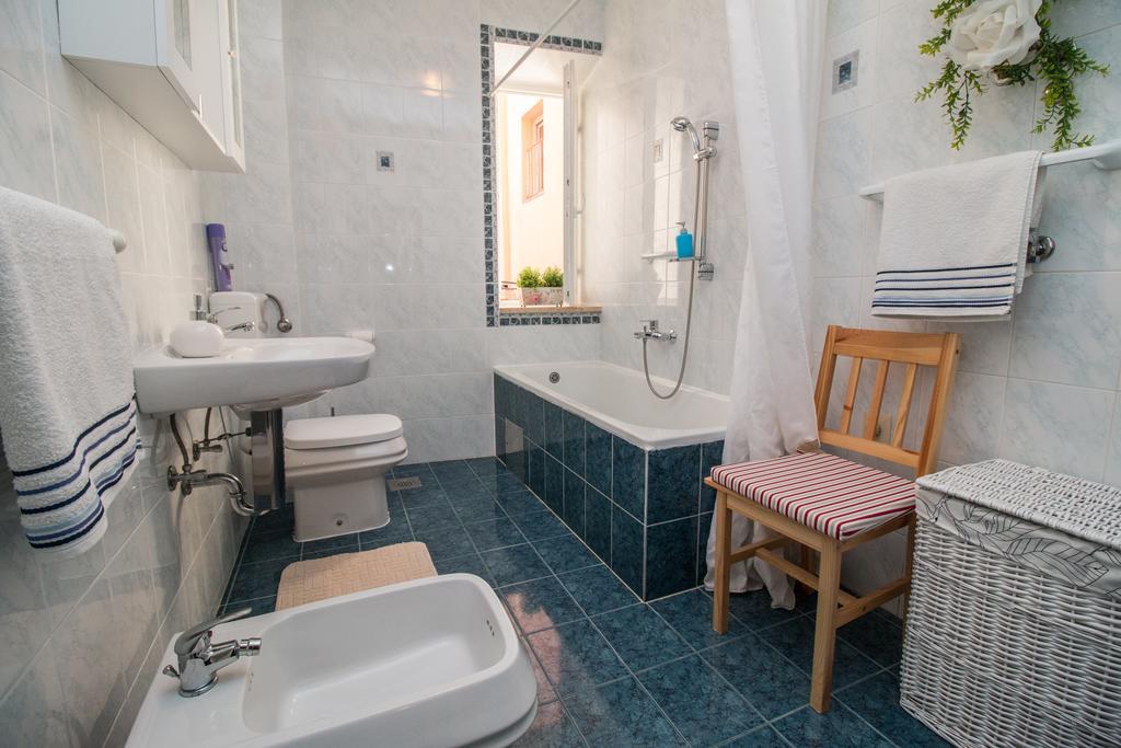 Apartment Piazza Antica Rovinj Exterior photo