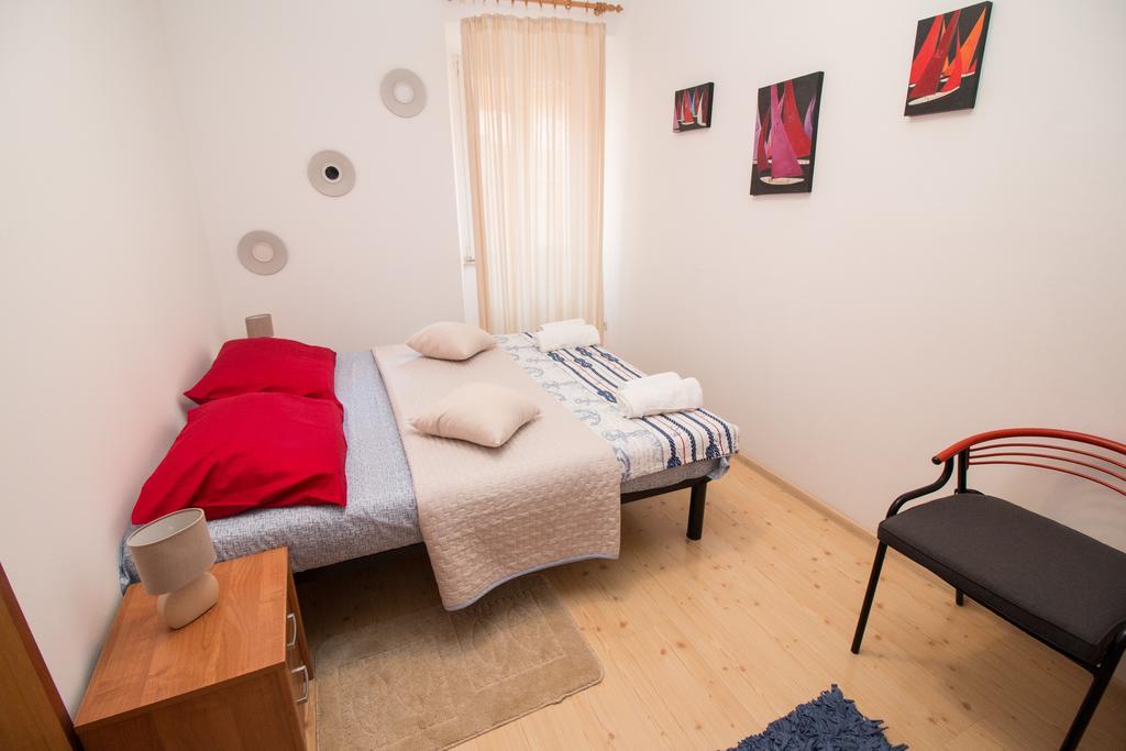 Apartment Piazza Antica Rovinj Exterior photo