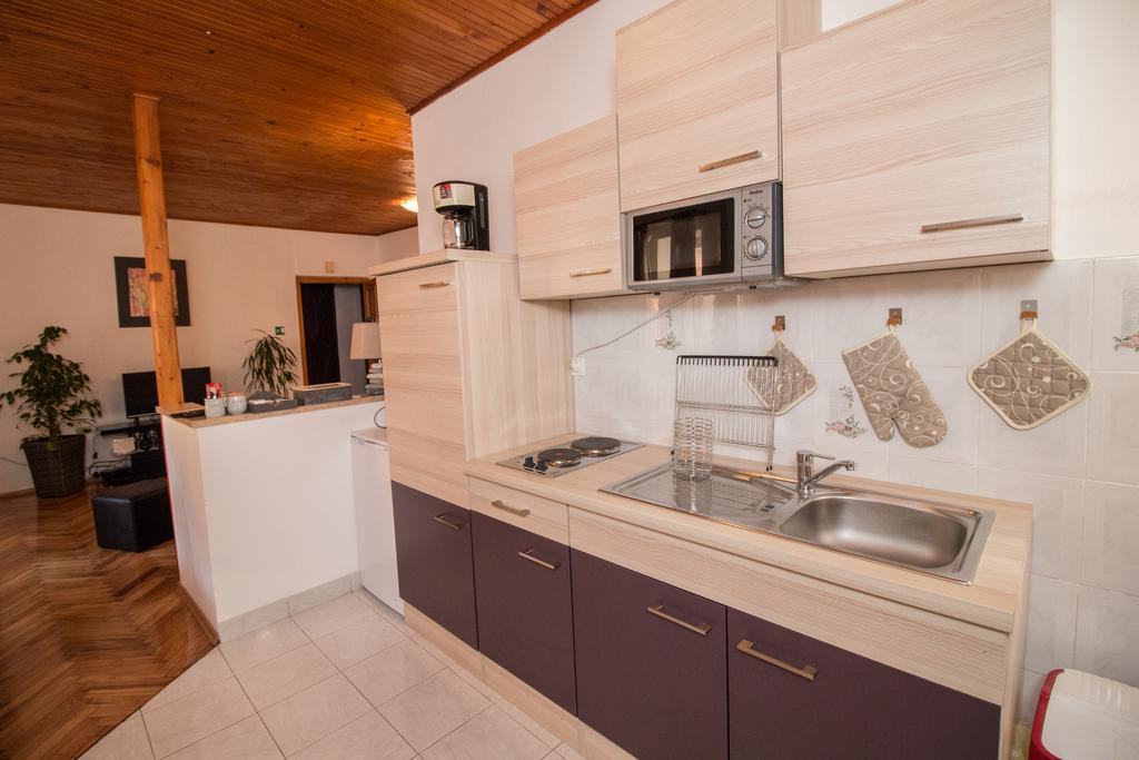 Apartment Piazza Antica Rovinj Exterior photo